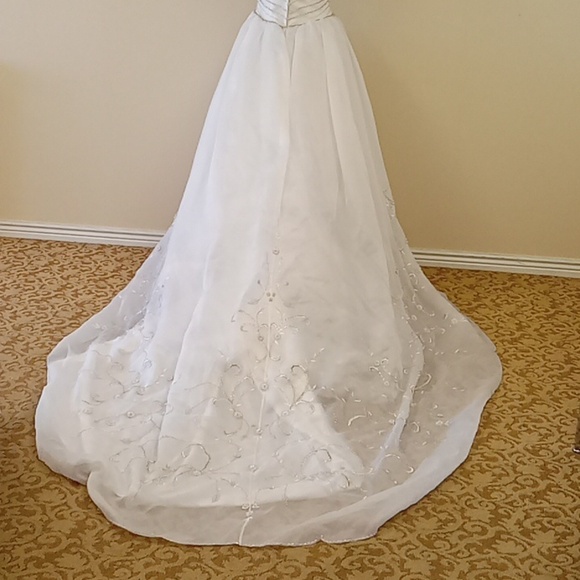 Emerald Bridal Size 8 Wedding Gown - Picture 10 of 15